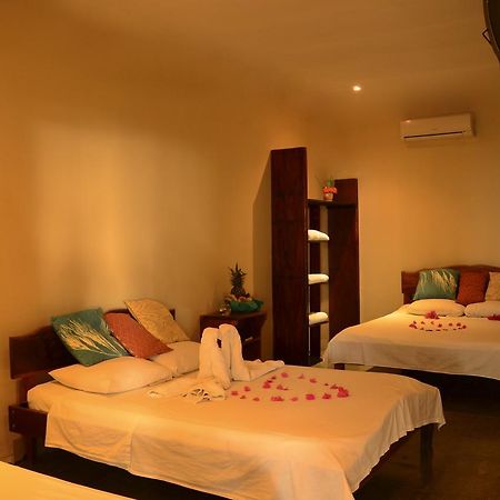 Claudio & Gloria Beach Front Rooms Playas del Coco 외부 사진